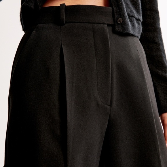 A & F Harper Wide Leg Cargo Pant - Picture 3 of 7